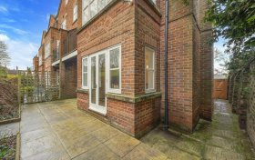 Platts Lane, London, NW3 7NR