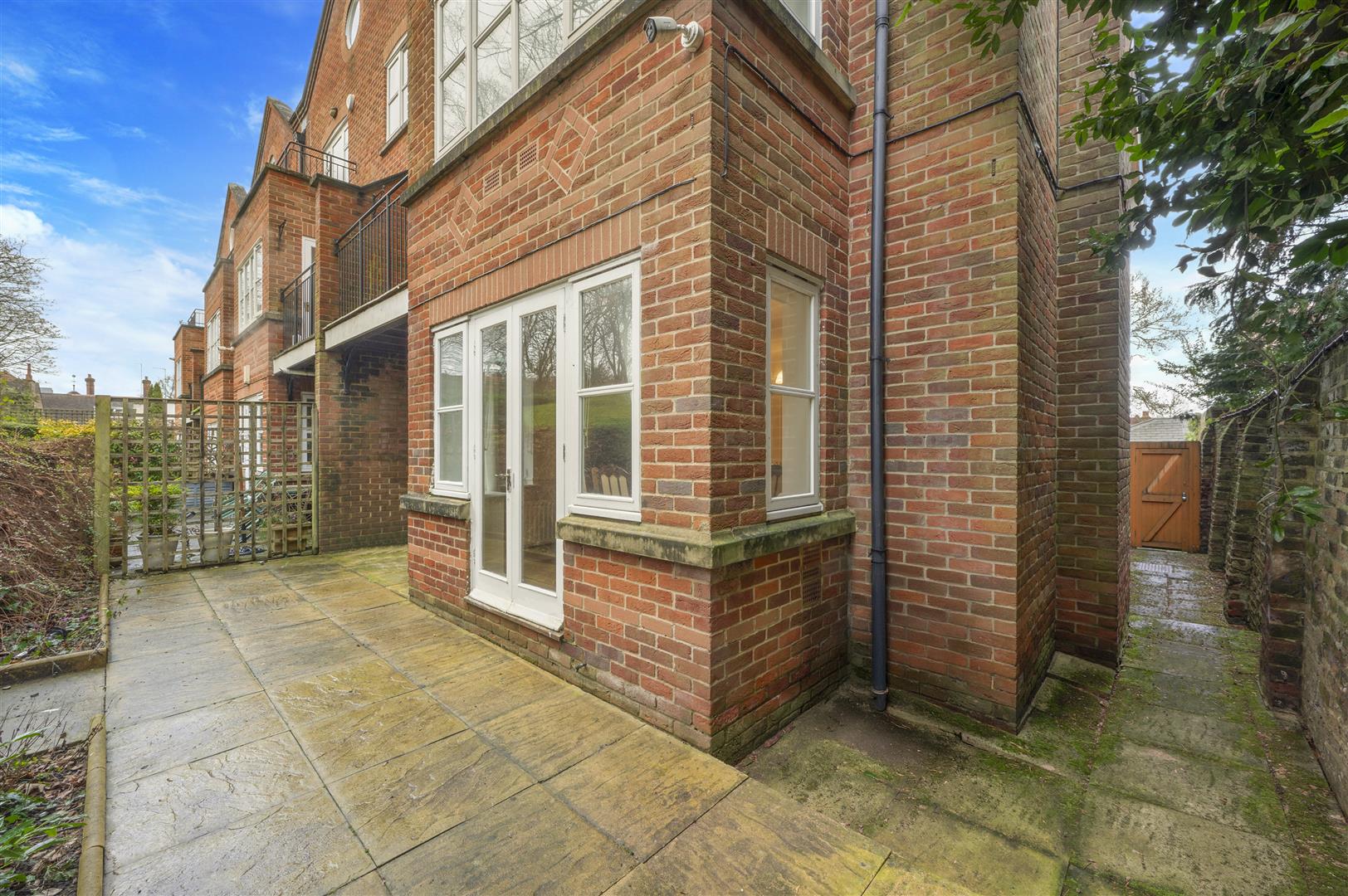 Platts Lane, London, NW3 7NR