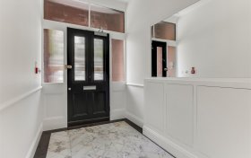 Frognal, Hampstead, NW3 6AG