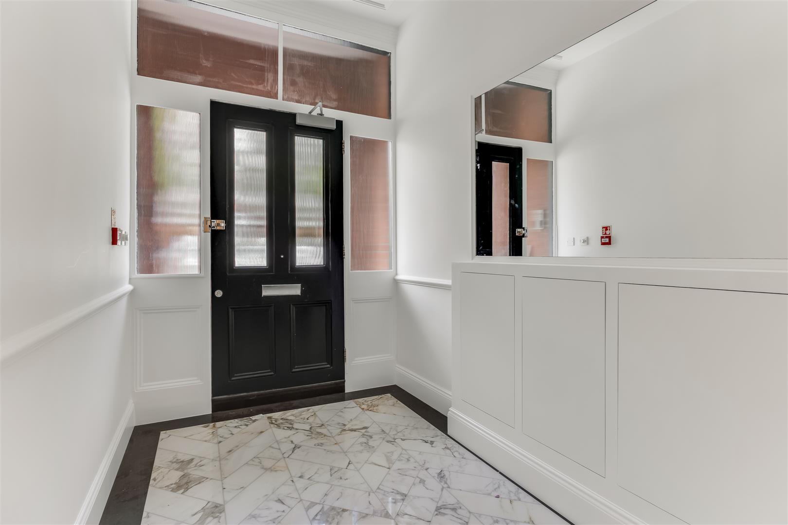 Frognal, Hampstead, NW3 6AG