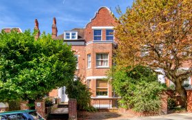 Langland Gardens, Hampstead, NW3 6QE