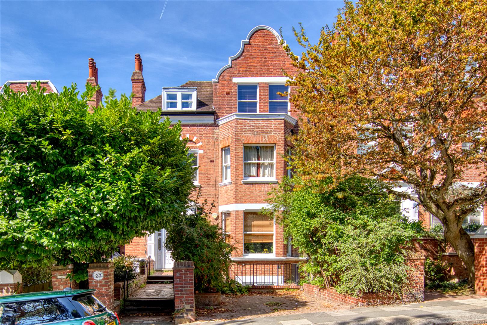 Langland Gardens, Hampstead, NW3 6QE