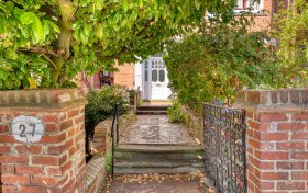 Langland Gardens, Hampstead, NW3 6QE
