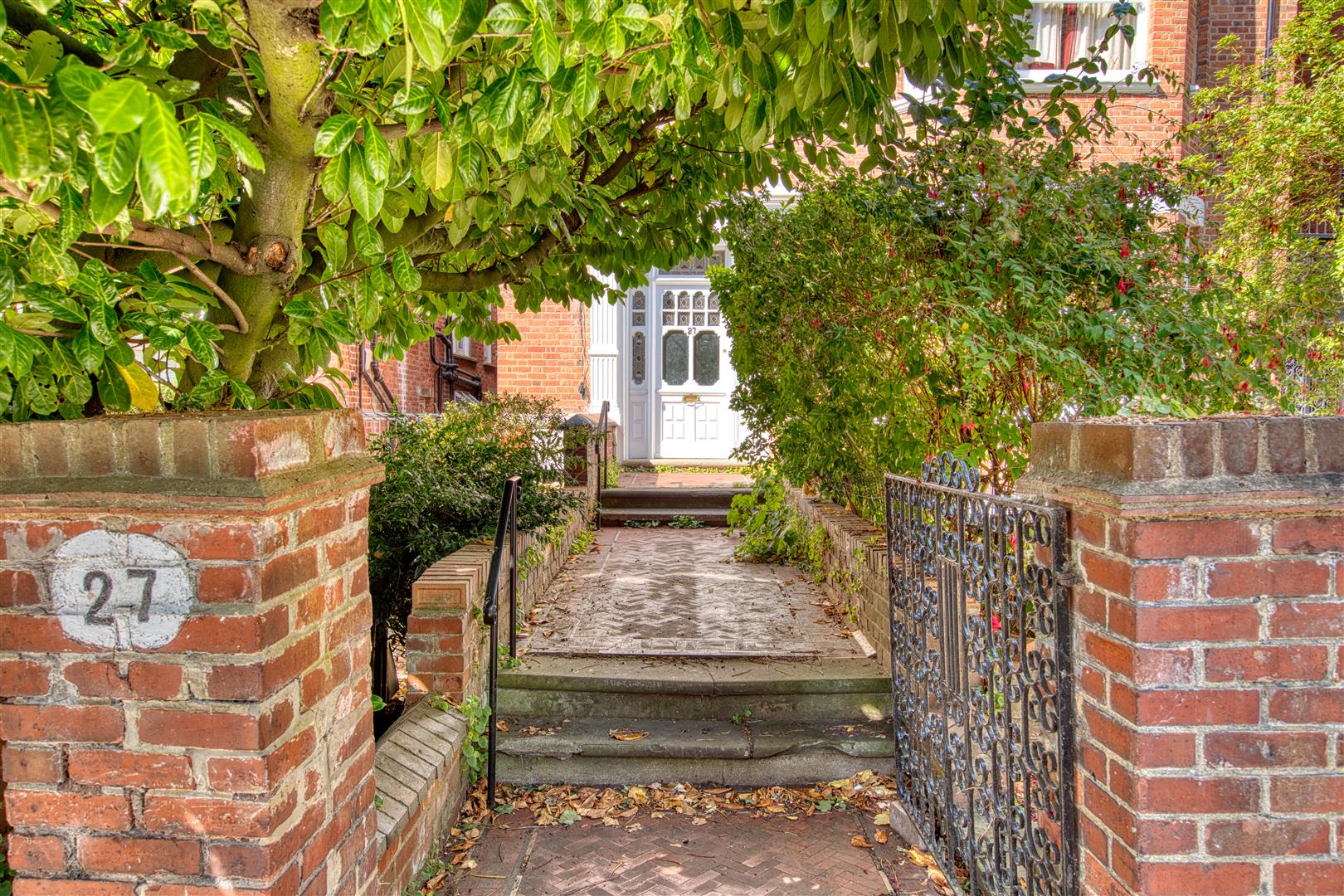 Langland Gardens, Hampstead, NW3 6QE