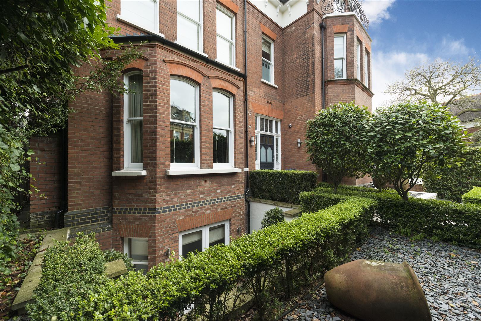 Redington Road, Hampstead, NW3 7QX