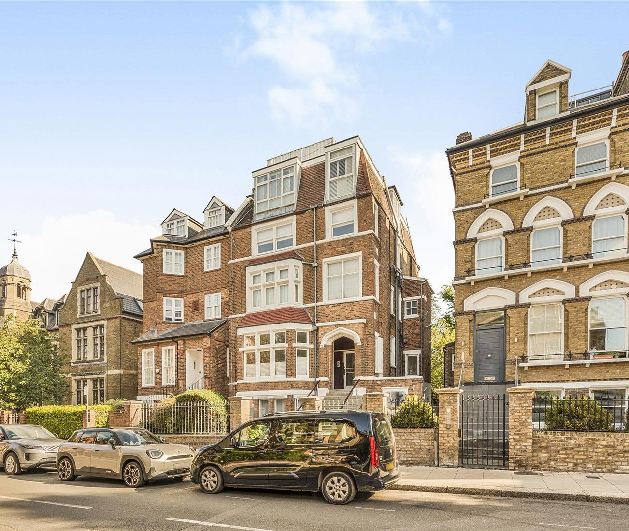 Fitzjohn's Avenue, Hampstead Village, NW3 6NT