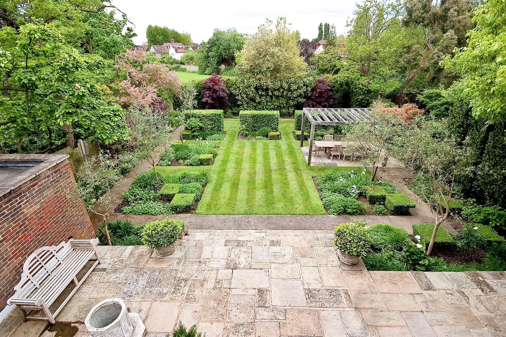 Hocroft Road, The Hocrofts, NW2 2BL
