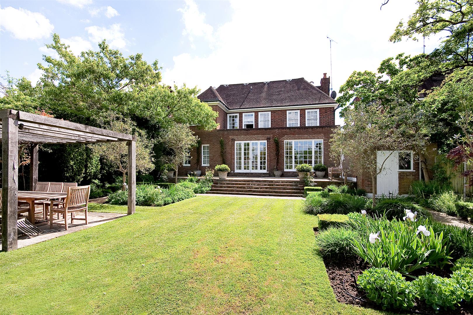 Hocroft Road, The Hocrofts, NW2 2BL