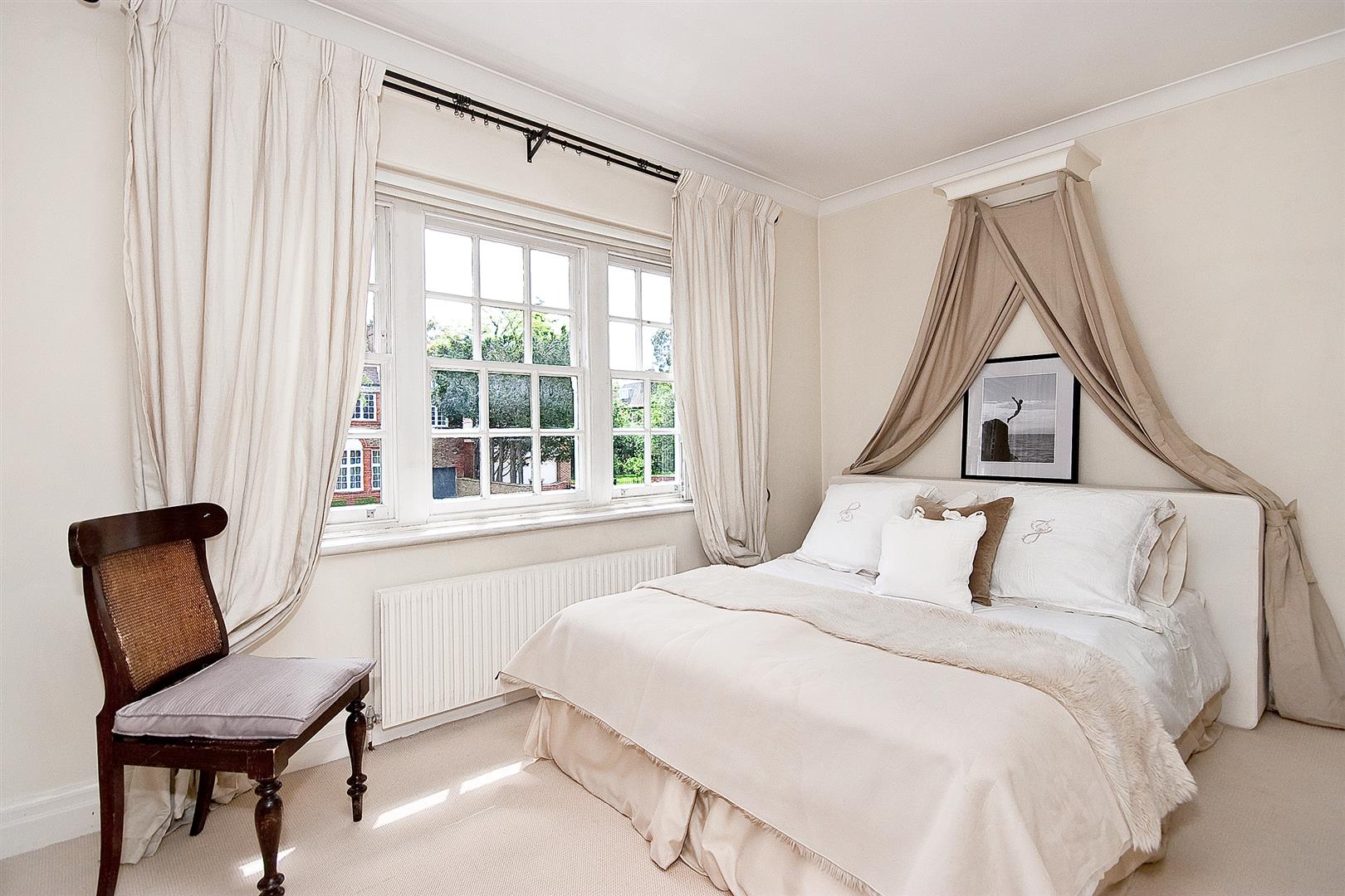 Hocroft Road, The Hocrofts, NW2 2BL