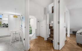 Frognal, Hampstead, NW3 6YA