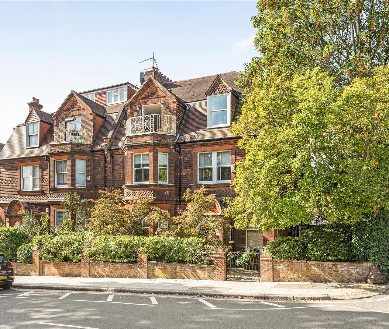 Frognal, Hampstead, NW3 6YA
