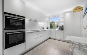 Frognal, Hampstead, NW3 6YA
