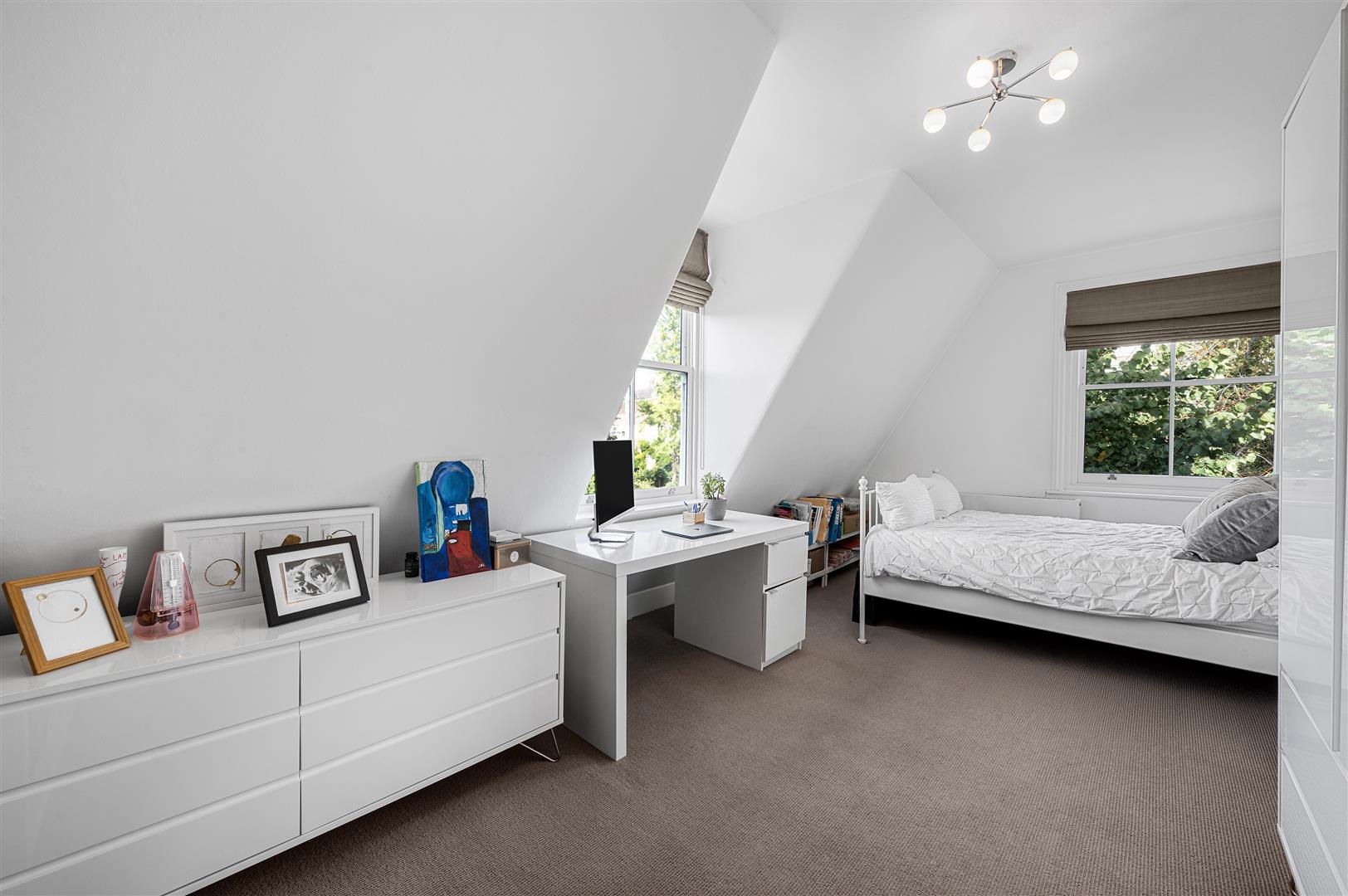 Frognal, Hampstead, NW3 6YA