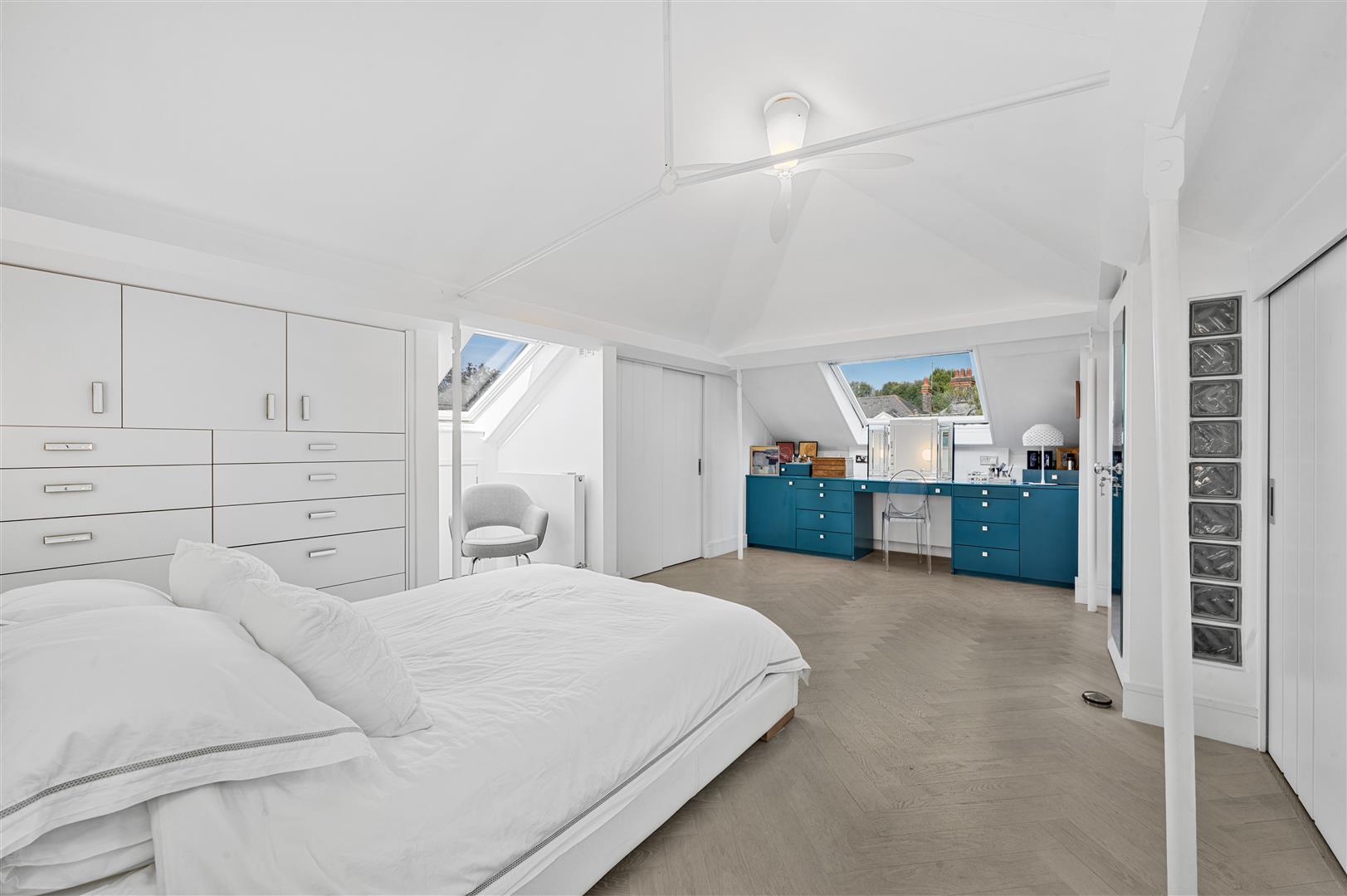 Frognal, Hampstead, NW3 6YA