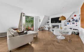 Frognal, Hampstead, NW3 6YA