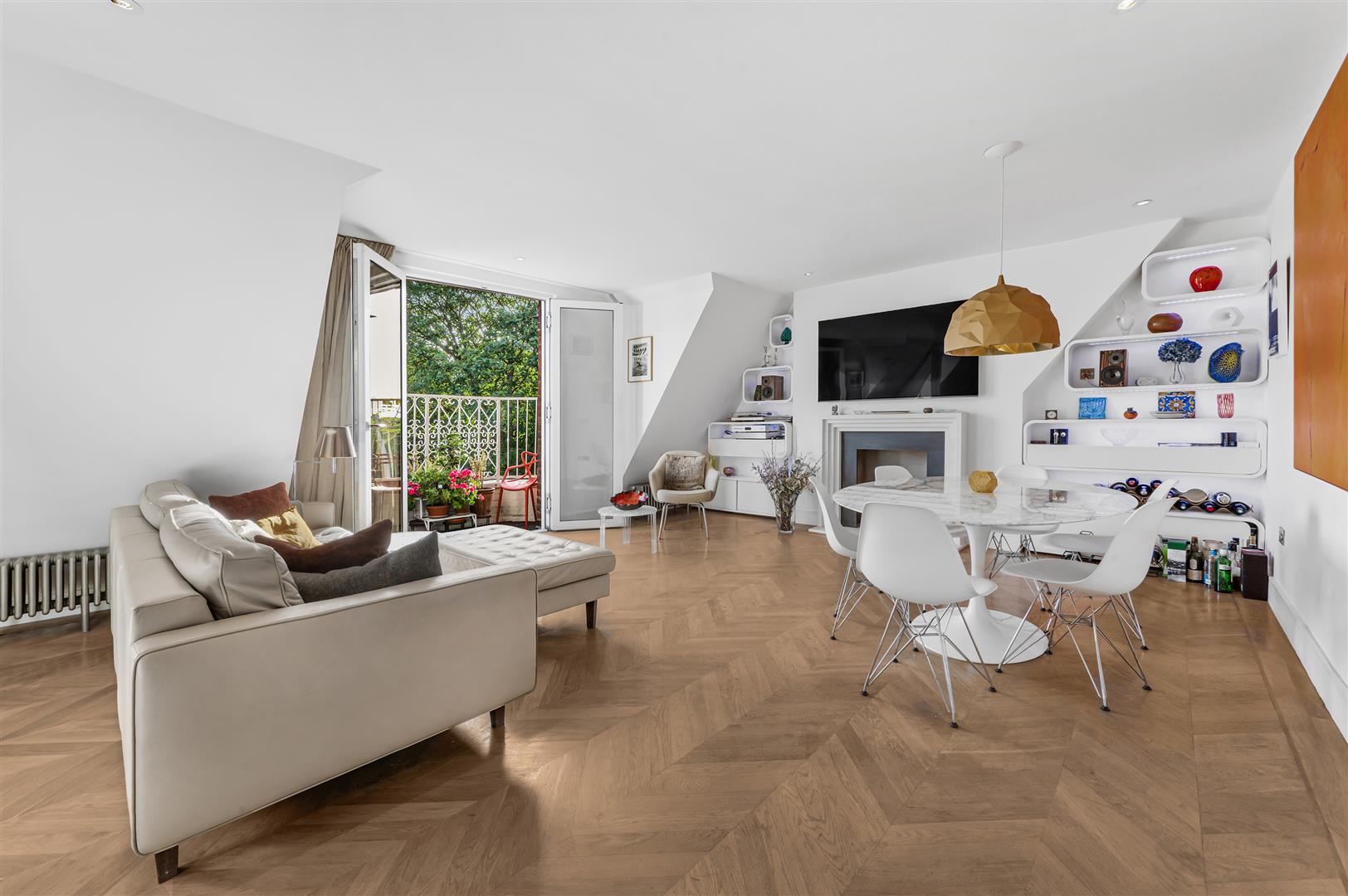 Frognal, Hampstead, NW3 6YA