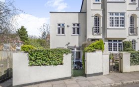 Heath Passage, Hampstead, NW3 7HB