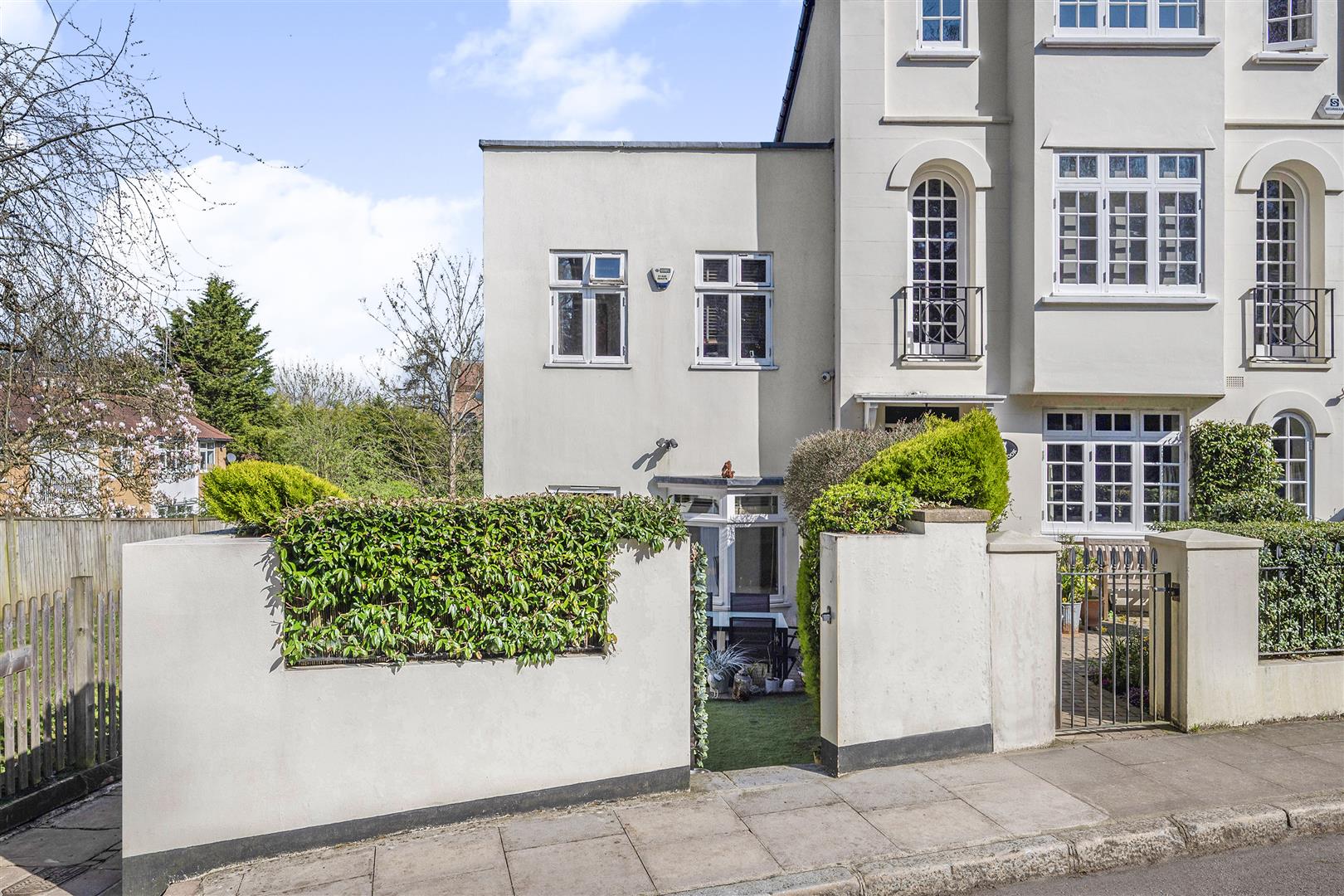 Heath Passage, Hampstead, NW3 7HB