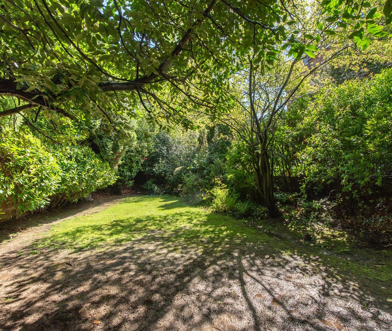 West Heath Road, Hampstead, NW3 7UR