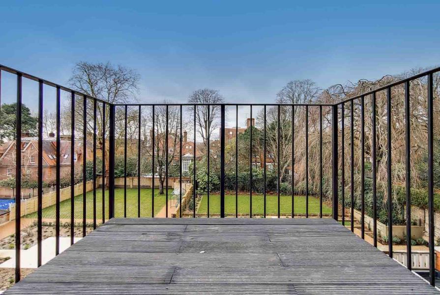 Fitzjohns Avenue, London, NW3 6PH