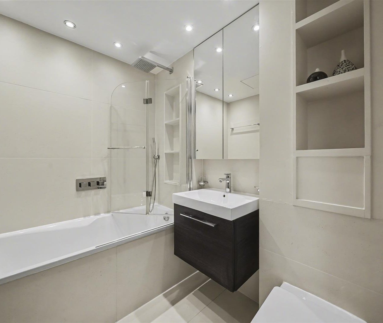 St. Johns Wood Park, St Johns Wood, NW8 6NL