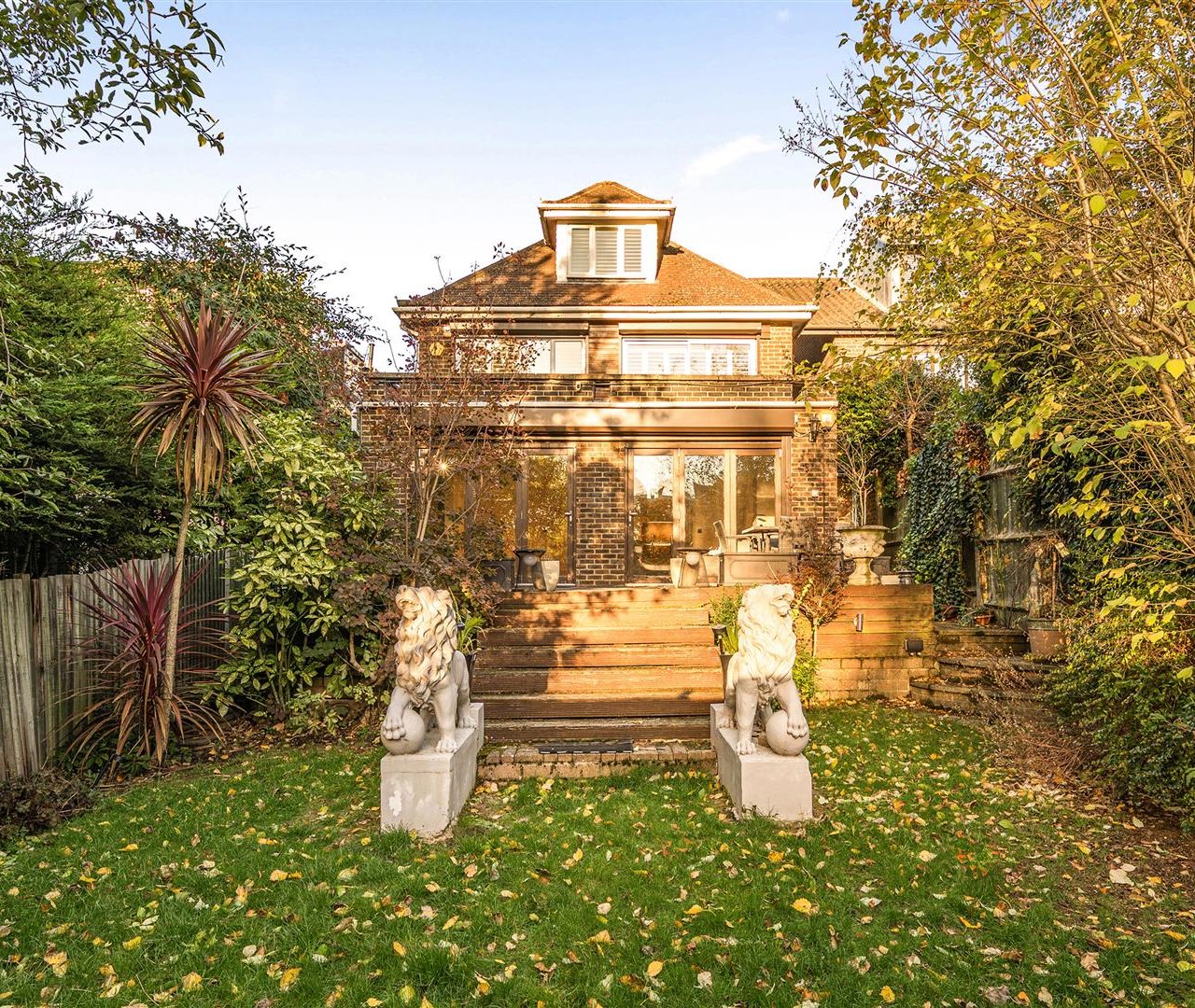 West Heath Gardens, Hampstead, NW3 7TR