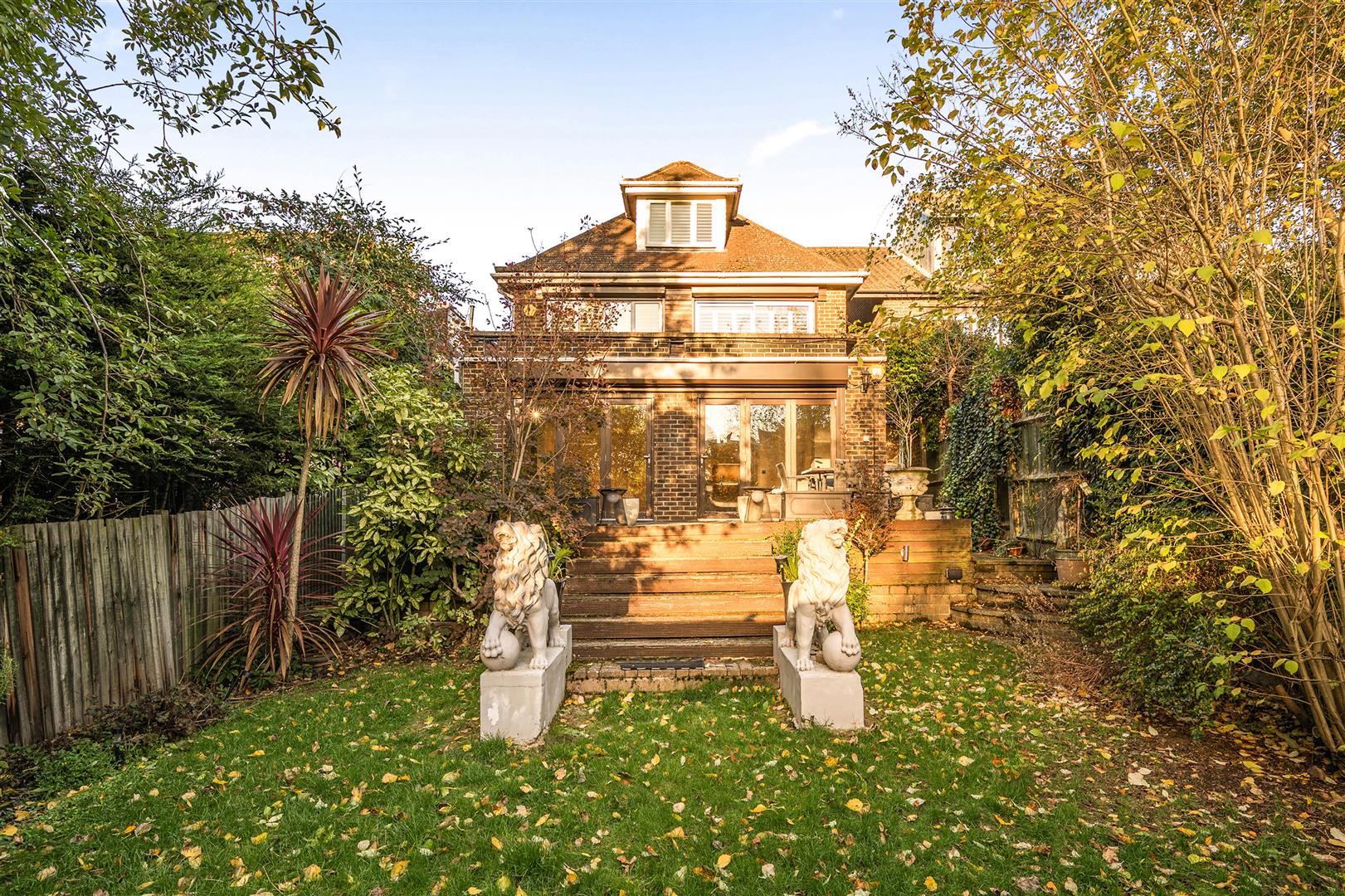 West Heath Gardens, Hampstead, NW3 7TR